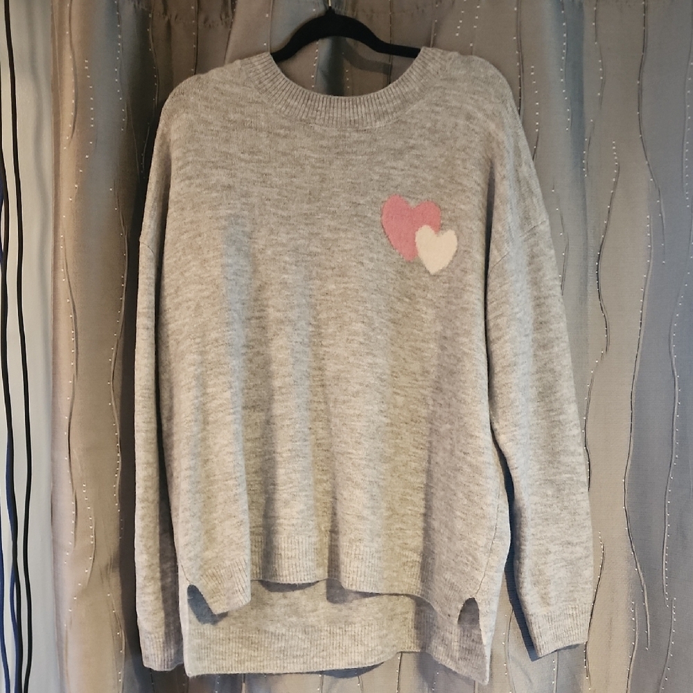 Wallpapher Gray and Pink Crew Neck Sweater with Heart Detail